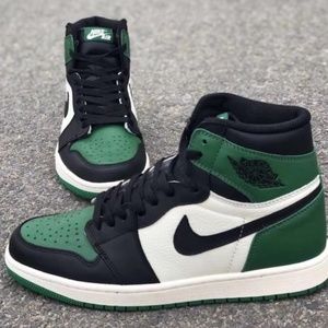 Nike Air Jordan Retro1 High OG Pine Green size 13